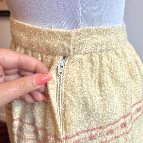 Vintage 60s/70s Madawaska Weavers Handwoven Wool Skirt – Cream & Pink Stripes - Picture 5 of 9